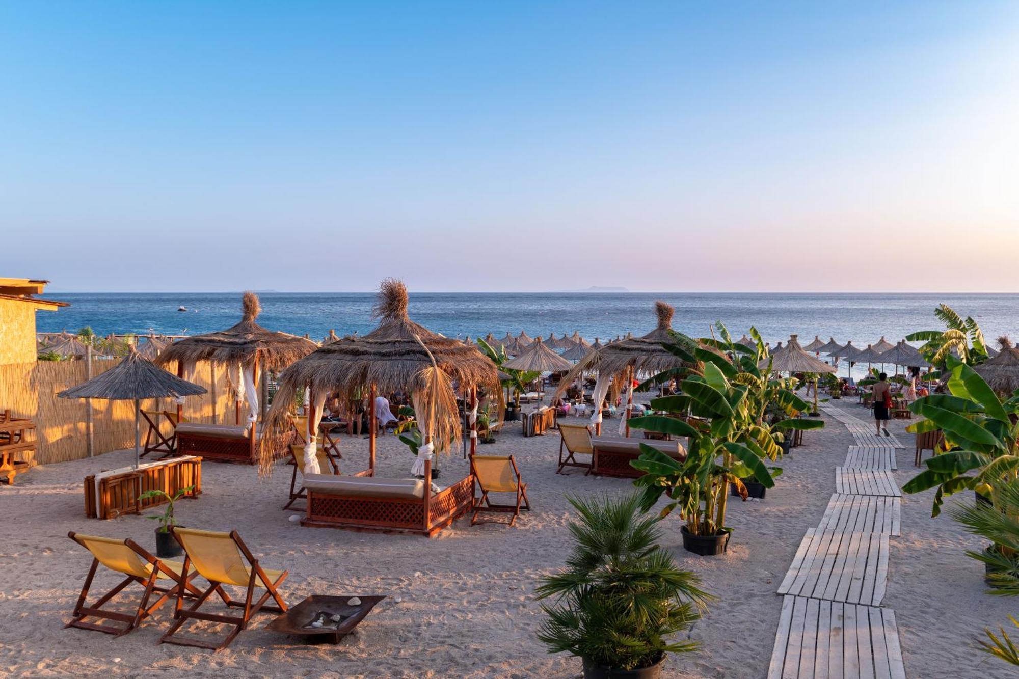 Domi Beach Valley Dhërmi Екстериор снимка